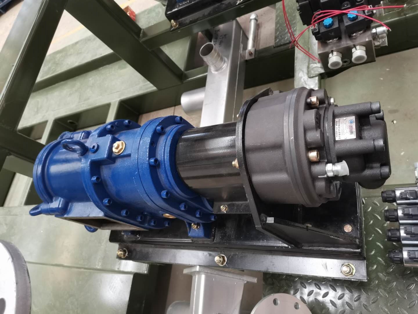 融雪劑機場灑布車亚洲精品麻豆 融雪劑機場灑布車亚洲精品麻豆